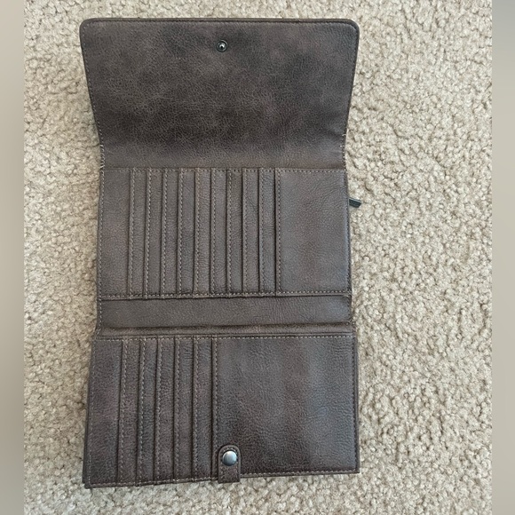 Fuchsia brand wallet - Picture 3 of 5